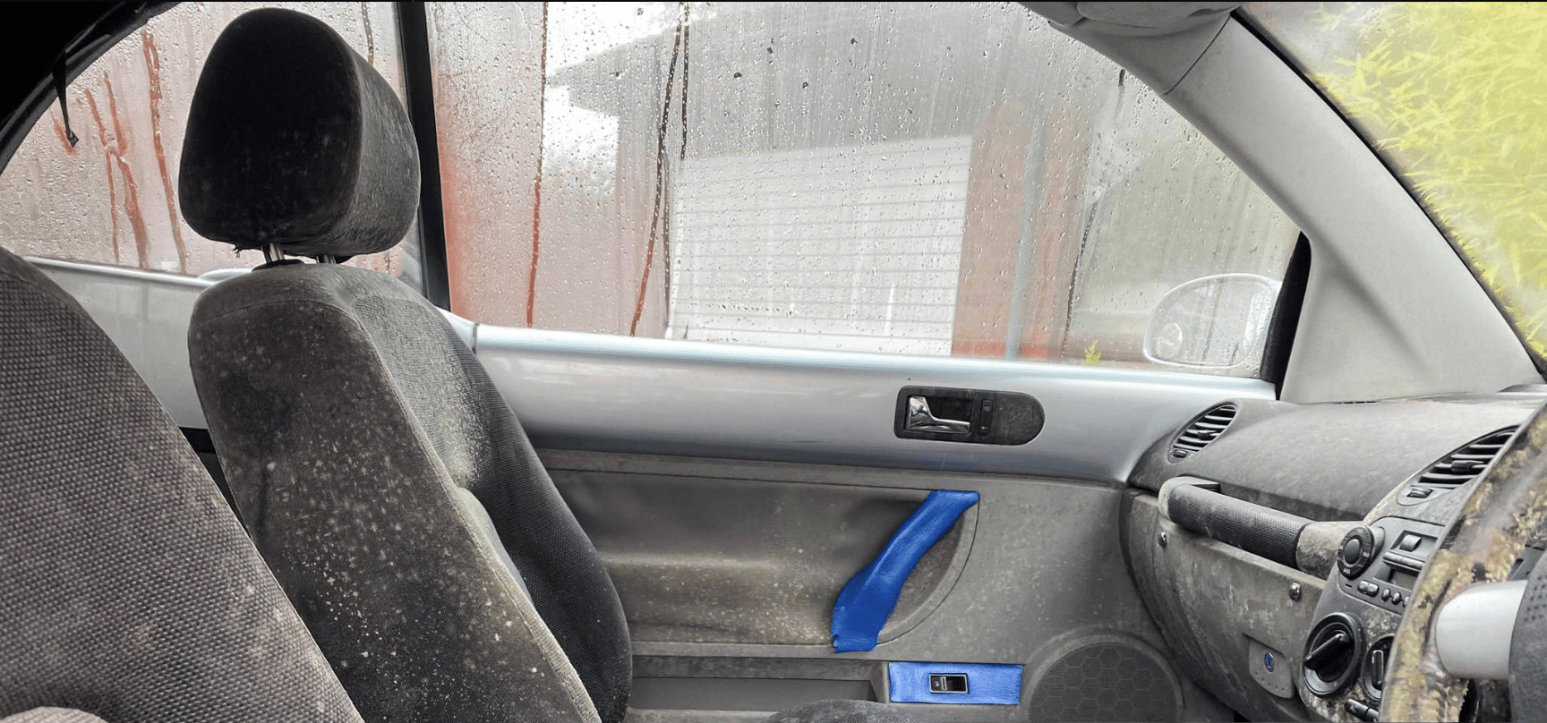 Auto on täysin homeessa – homeen poisto ja sisäpuhdistus ammattilaiselta