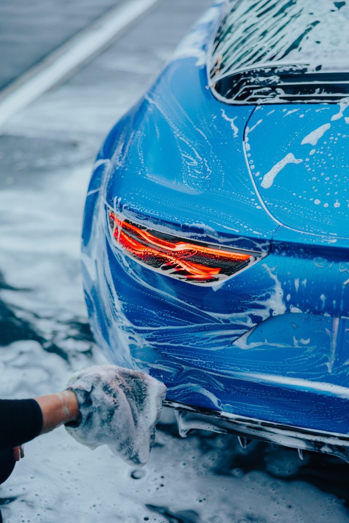 "Auton käsipesu ammattitaidolla Helsingissä ja Vantaalla – Automeikkaus.fi"